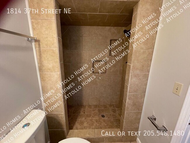Building Photo - 1814 37th NE St