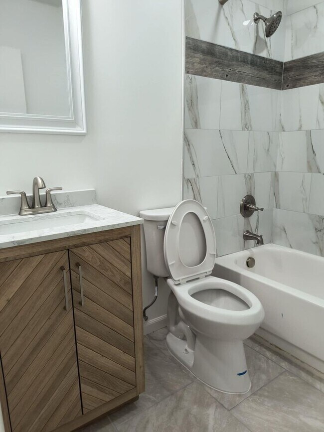 Building Photo - Fully Renovated 3 Bedroom, 2 Bath Home