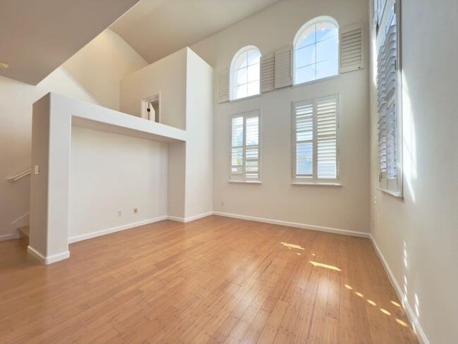Building Photo - 499 Casselino Dr