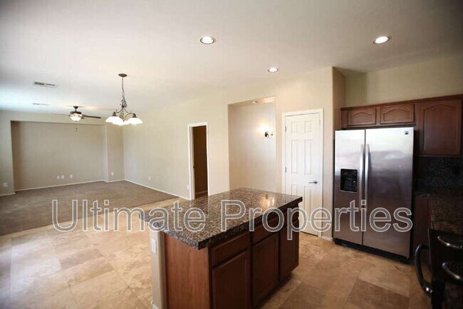 Building Photo - 15145 W Elm Cir