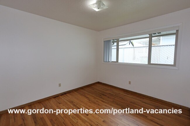 Building Photo - NE 65th Ave - North Tabor single level 1 bedroom apartment