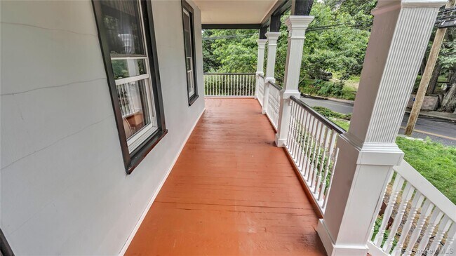 Building Photo - 22 B Town Path