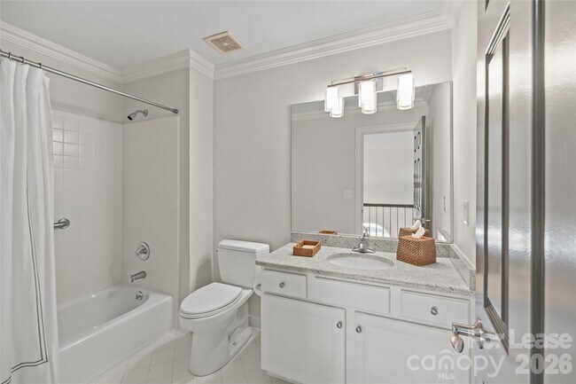 Building Photo - 5202 Carmel Club Dr