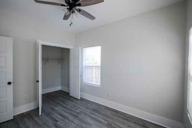 Building Photo - 2BR/2BA Fantastic Location in Savannah