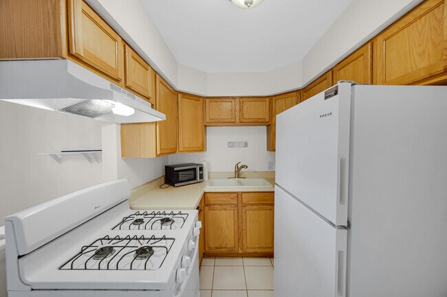 Building Photo - 2342 W 111th St
