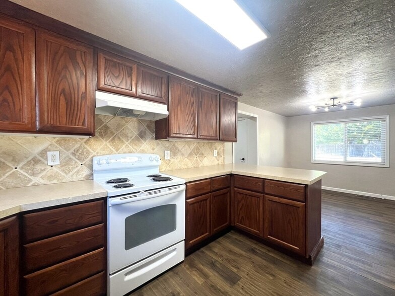 Building Photo - 8725 W Cory Ln