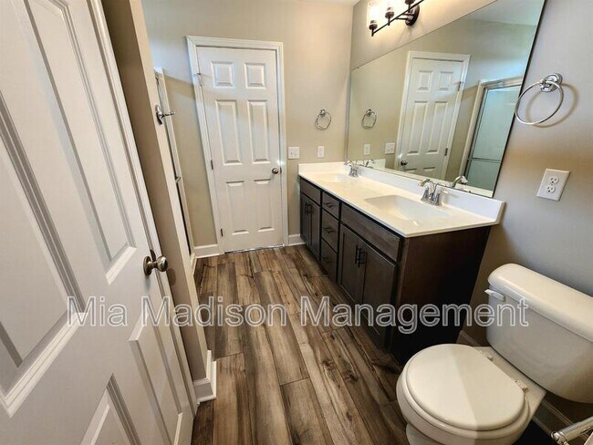 Building Photo - 231 HAISLEY RUN