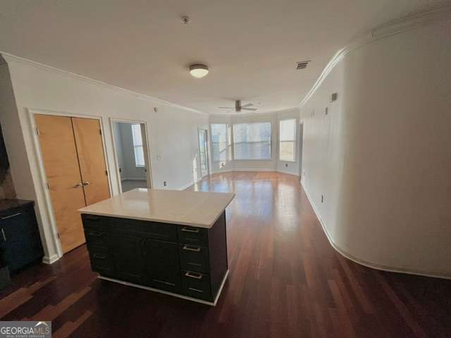 Building Photo - 898 Oak St SW