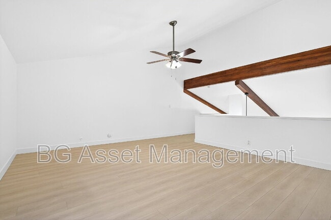 Building Photo - 2079 Ascot Dr