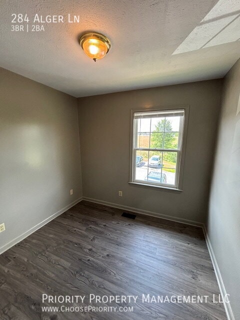 Building Photo - 284 Alger Ln