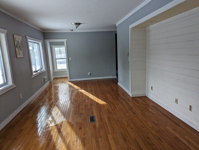 Building Photo - 524 19th St Nw