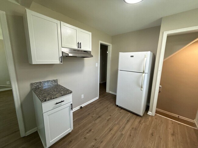 Building Photo - Renovated 3-Bedroom Home – We Welcome Sect...