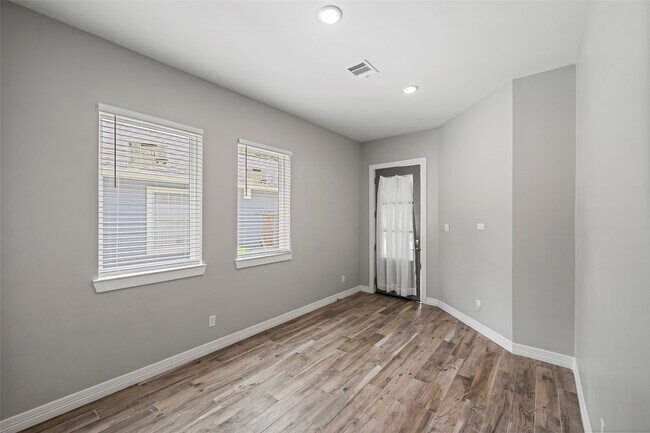 Building Photo - 17807 Glenwolf Dr