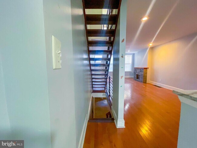 Building Photo - 2113 Mountain St