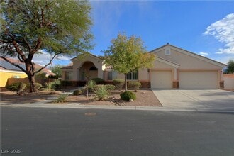 Building Photo - 8337 Christinas Cove Ave