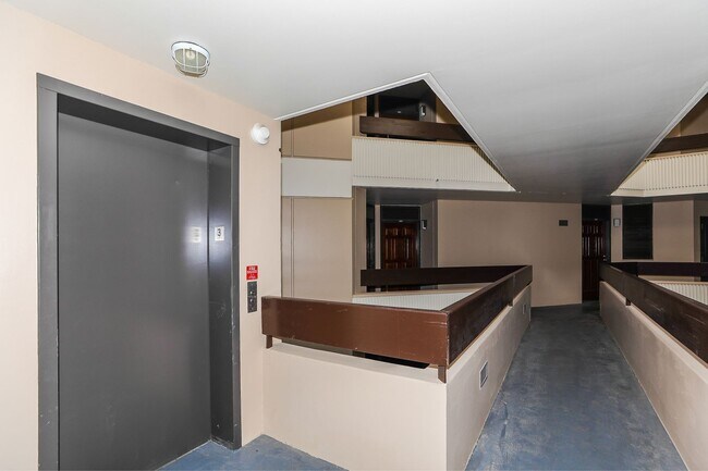 Building Photo - Piikoi Atrium - studio,1 bath with 1 covered parking stall