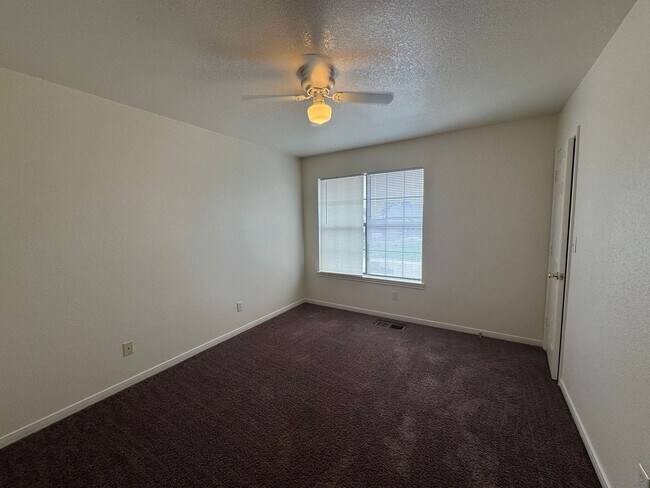 Building Photo - 3805 Ys Pak Ct