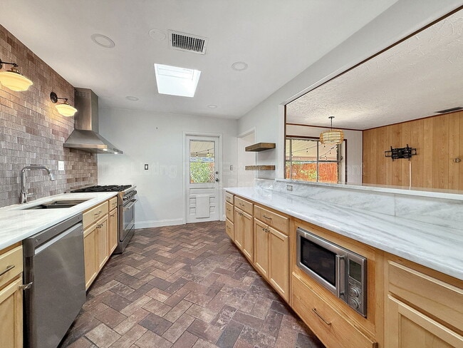 Building Photo - 4517 S Hesperides St