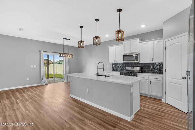 Building Photo - 150 Logrono Ct