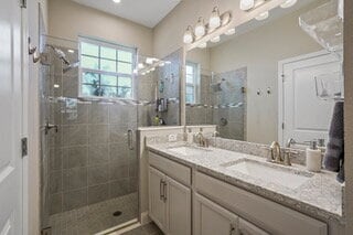 Building Photo - Like New Townhome in Heritage Oaks!