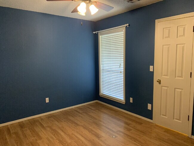 Building Photo - 1302 N Flamingo Rd