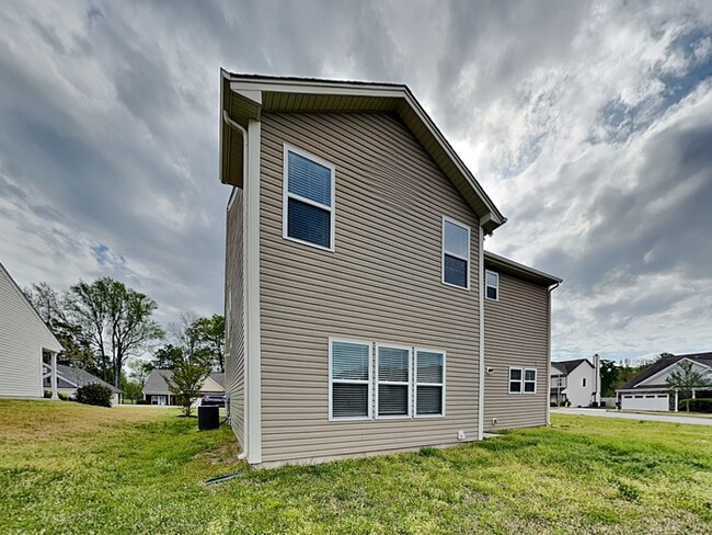 Building Photo - Spacious 4-Bedroom Home in Crystal Lakes ?...