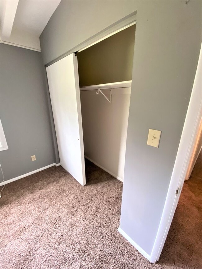 Building Photo - 3 Bedroom - Upper Arlington