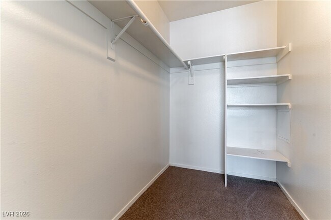 Building Photo - 7100 W Pirates Cove Rd