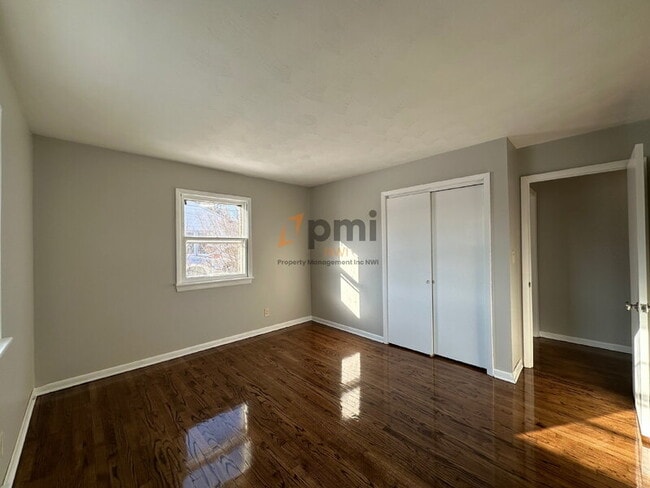 Building Photo - 1075 N 100 E