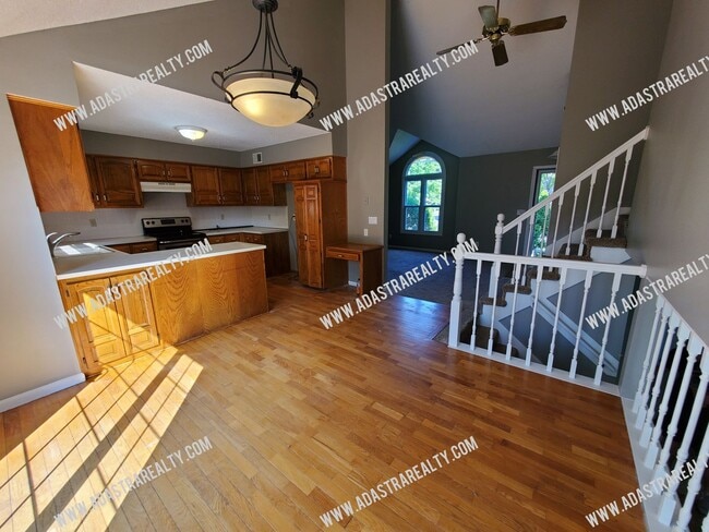 Building Photo - 14801 W 123rd Terrace