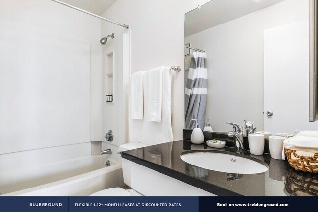 Building Photo - SoMa Square, 1 Saint Francis Pl