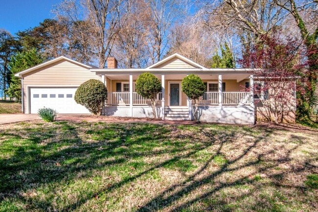 Building Photo - 2089 Rock Springs Cir