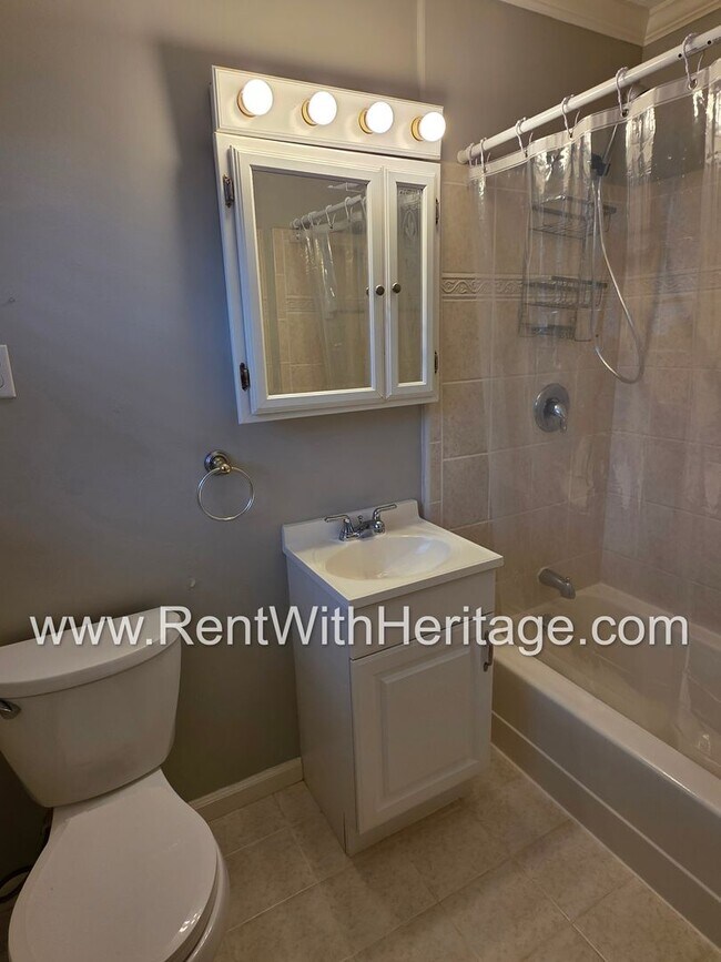 Building Photo - WOW! Fantastic 4Bedroom/ 2 Bath Ranch With All The Upgrades / Great Location / Popular Alexander ...