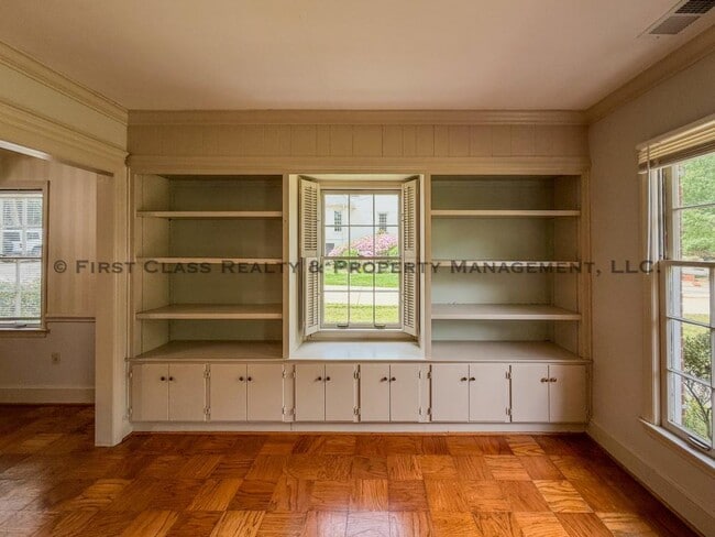 Building Photo - 500 Ashworth Rd