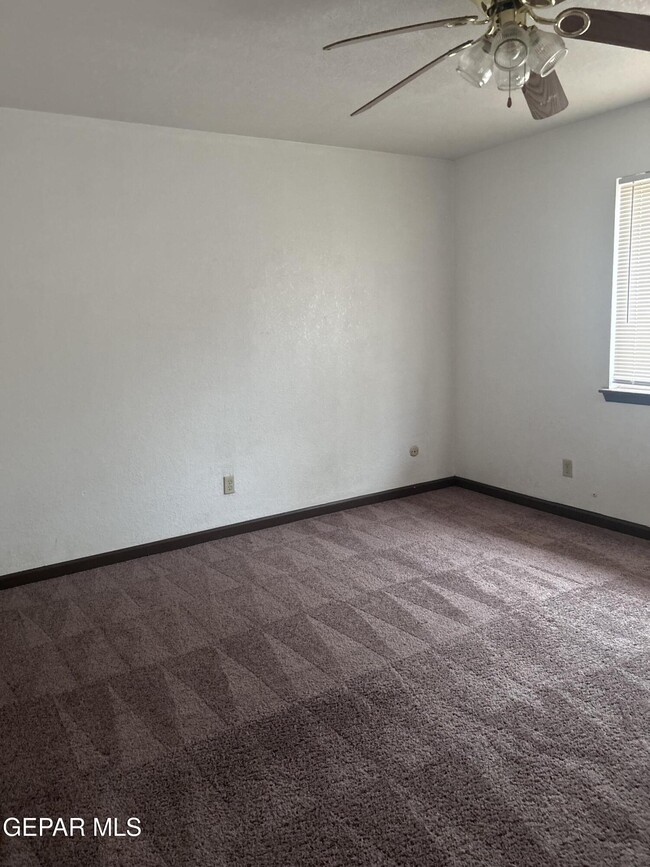Building Photo - 333 Mariana Cir