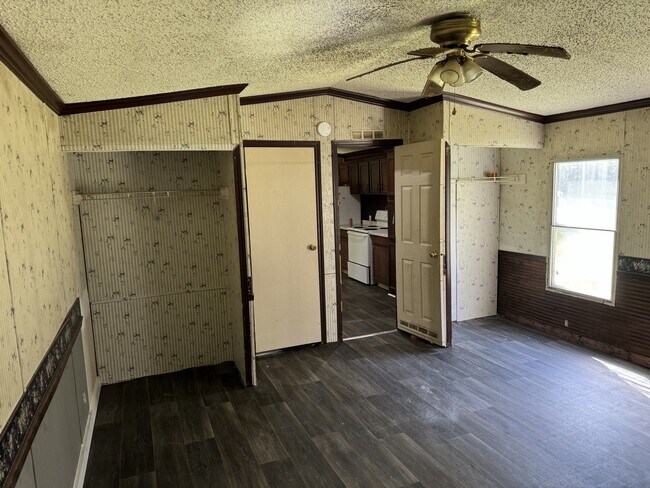 Building Photo - 129 Key Ln