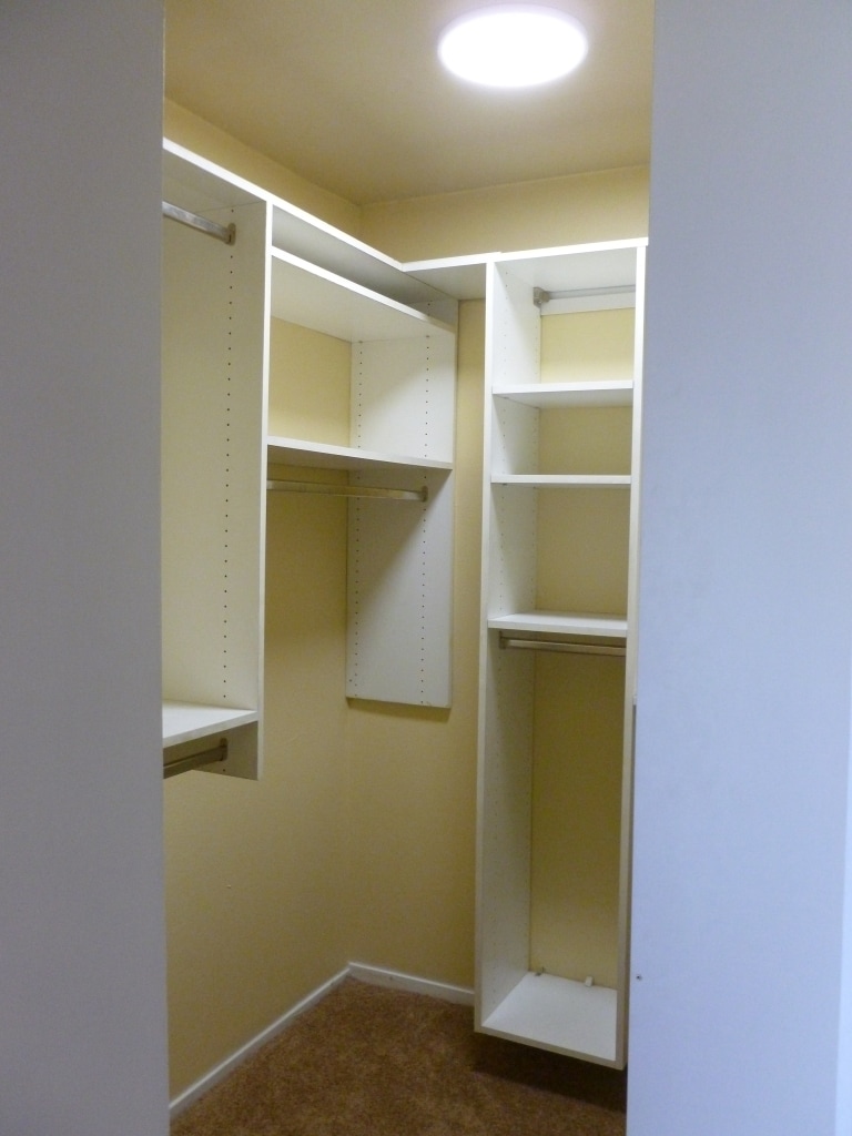 Building Photo - 700 Fernwood Ln