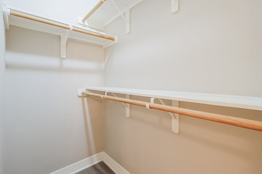 Building Photo - 612 Spruce Dr