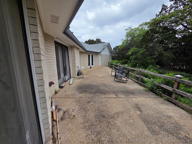 Building Photo - 335 Goat Creek Cutoff Rd W