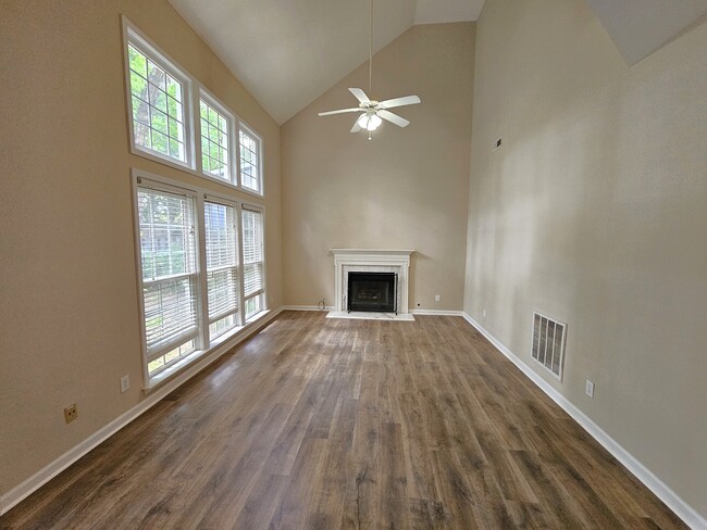 Building Photo - 40 N Orchard Farms Ave
