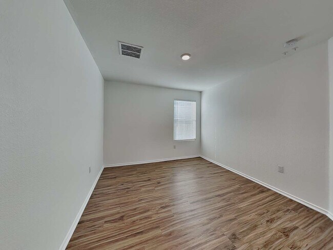 Building Photo - 10721 Steinbeck Dr