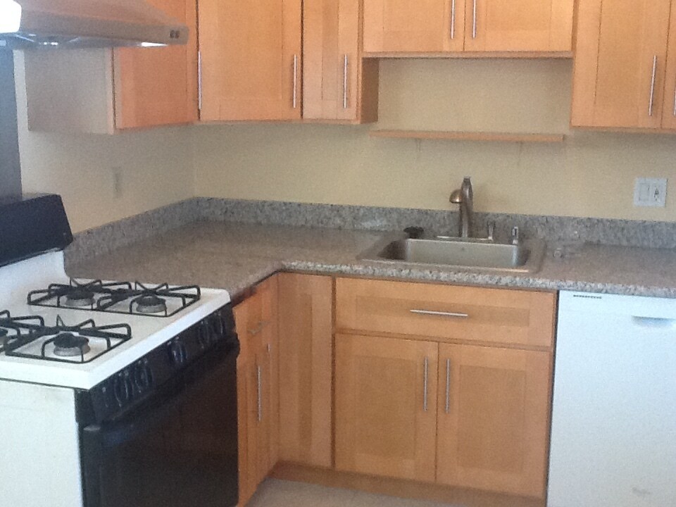 Building Photo - 1110 Stannage Ave