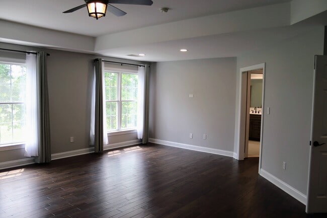 Building Photo - 16844 Panorama Dr