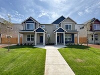 Building Photo - Brand New 3 Bed / 2.5 Bath Duplex! $250 Am...