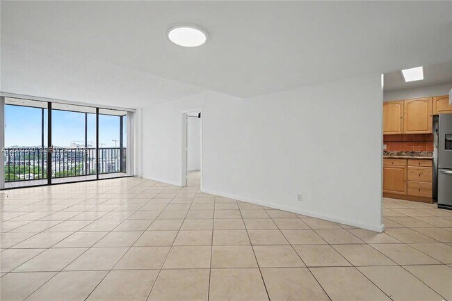 Building Photo - 20335 W Country Club Dr