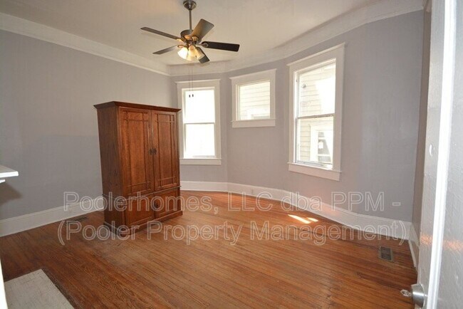 Building Photo - 536 E Waldburg St