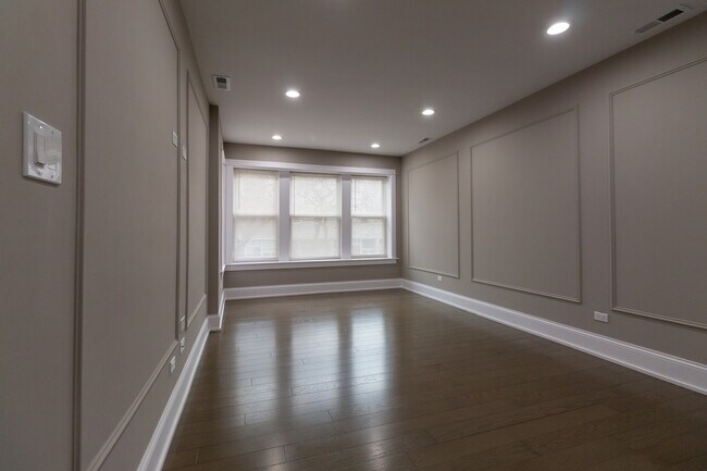 Building Photo - 2817 N Talman Ave