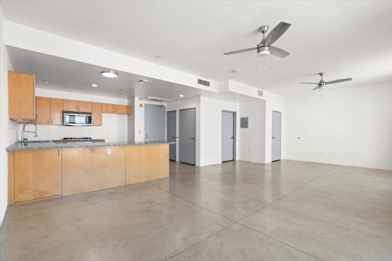 Building Photo - 285 W 6th St