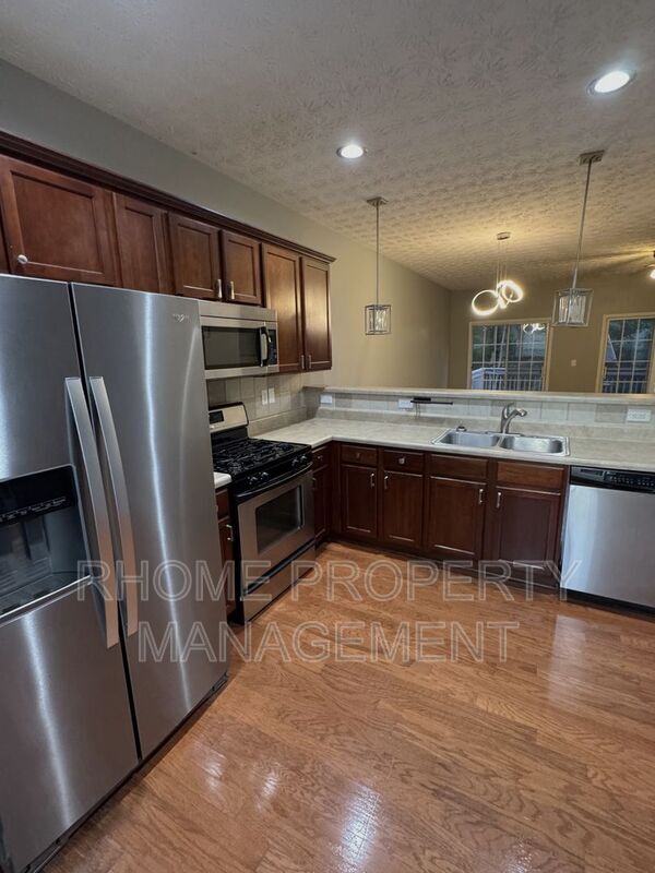 Building Photo - 756 Celeste Ln