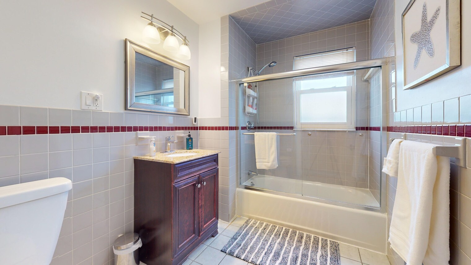 Building Photo - 28 Clay St